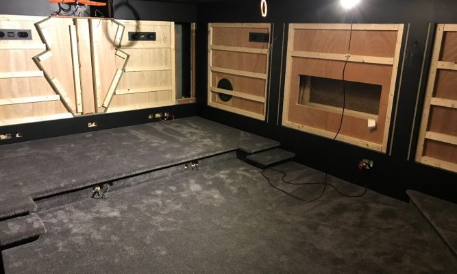Installation of a garage cinema room